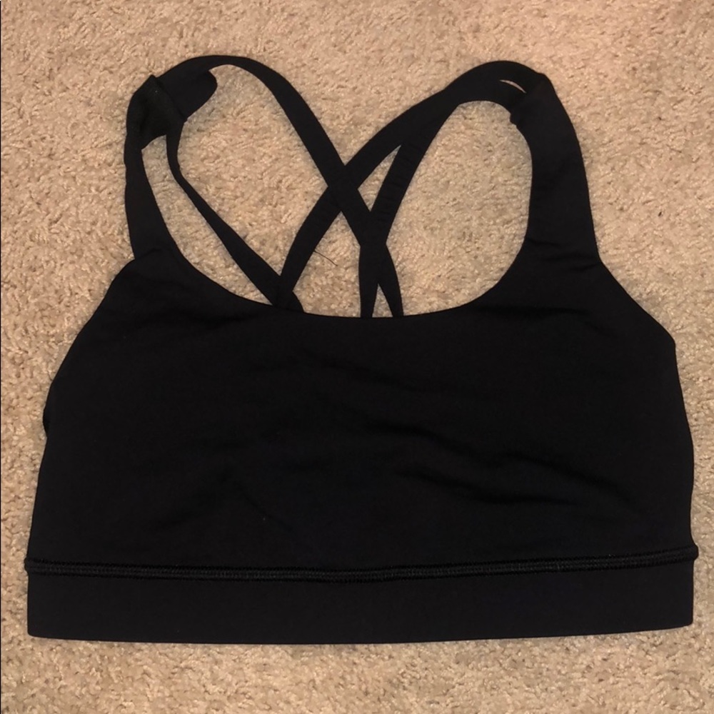 Black Lululemon sports bra